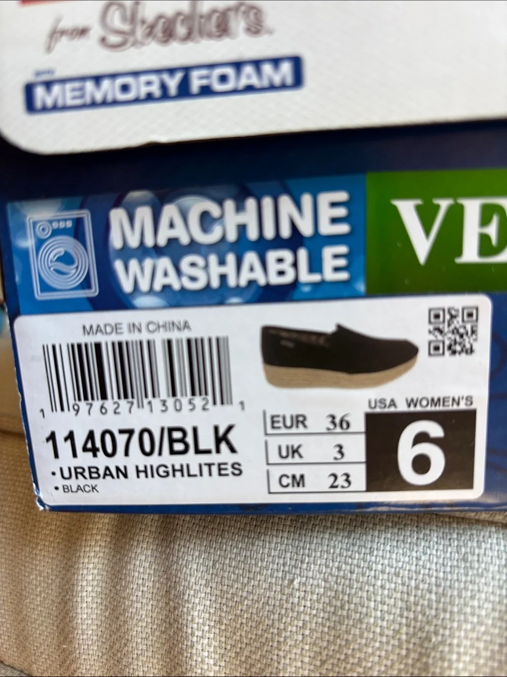 LIKE NEW BOBS from SKECHERS Wedge Espadrille, Size 6, Black, Worn Once, Comfy!